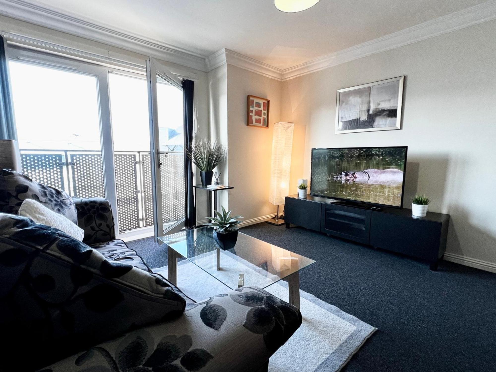 格拉斯哥Stylish Modern Flat With Juliet Balcony & Parking公寓 外观 照片